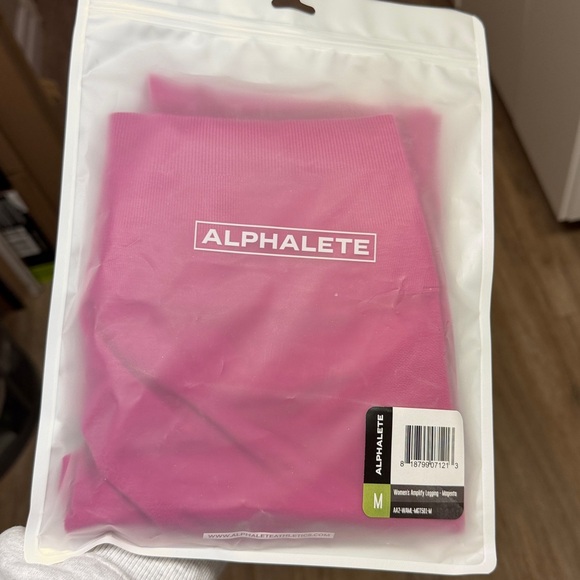 🆕 Alphalete Women's Amplify Leggings in Magenta - Picture 3 of 5